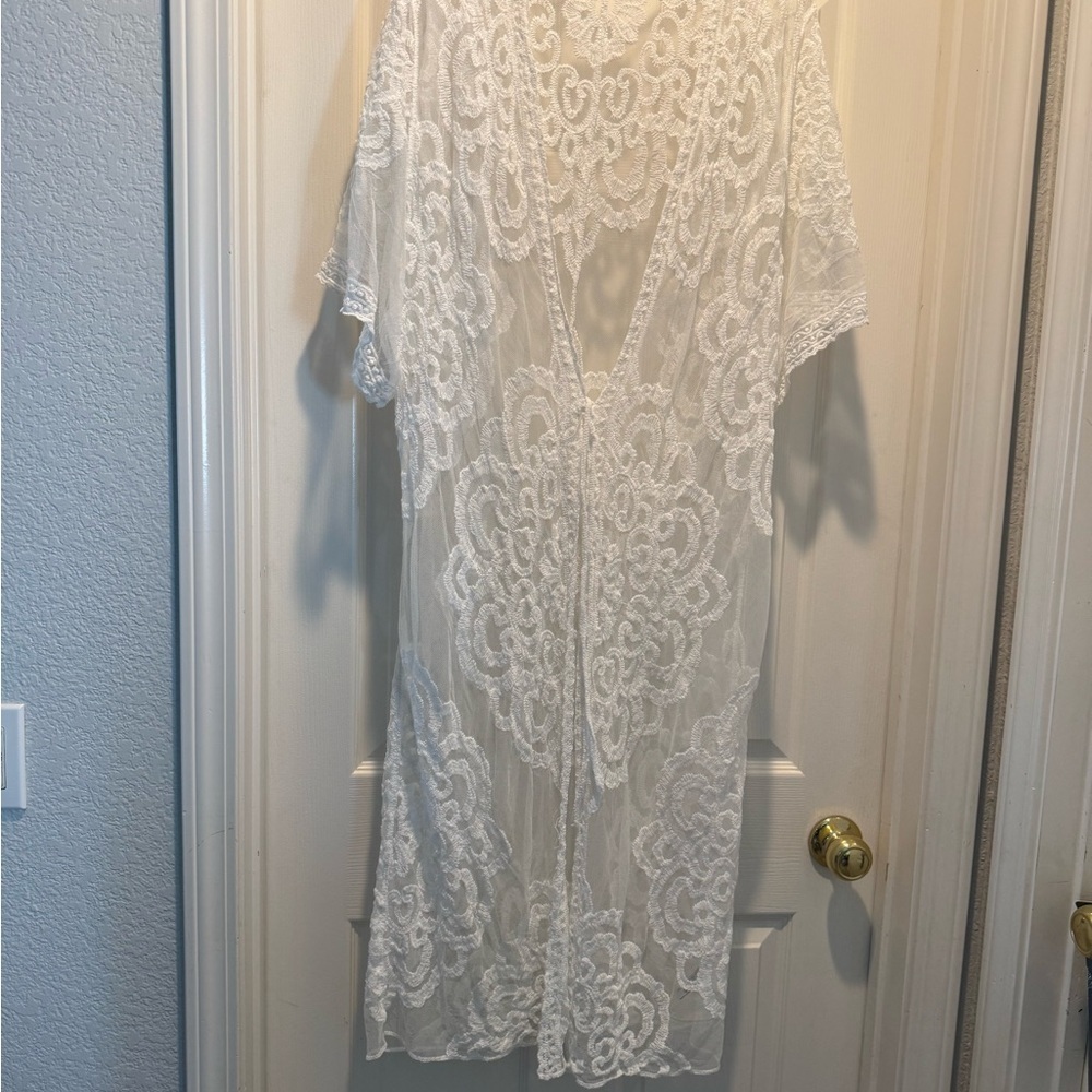 Elegant White Lace Cover-Up Kimono